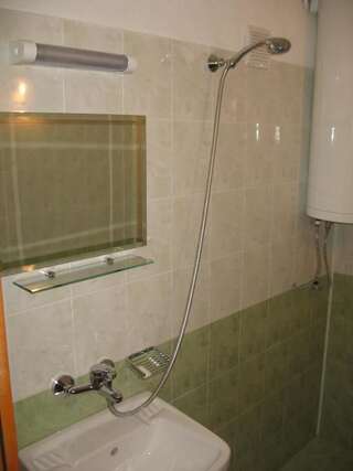 Гостевой дом Sun House Трявна Трехместный номер-6